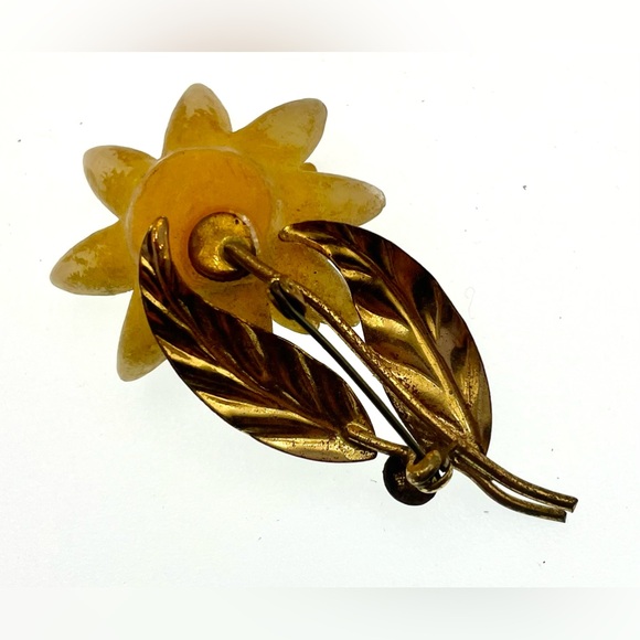Vintage Gold Tone Celluloid Flower Pin
Enameled Leaves Brooch Pin MCM - Picture 4 of 8